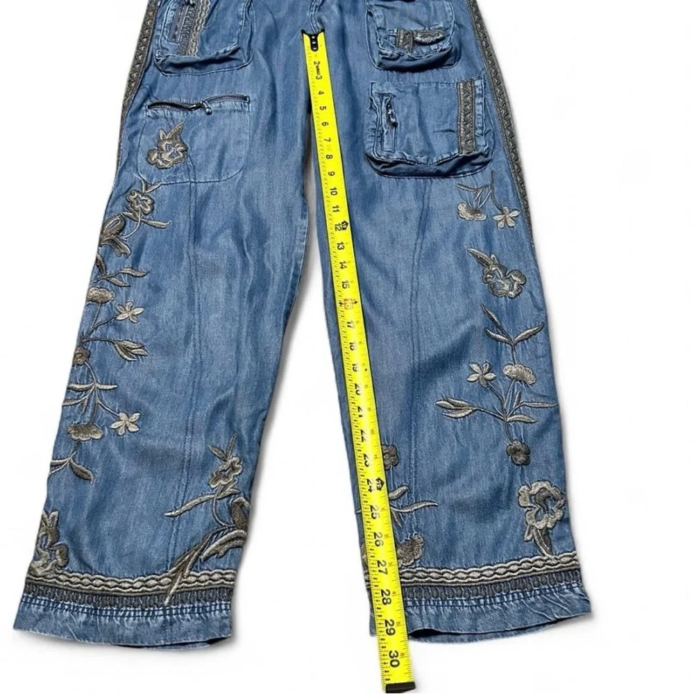 Johnny Was Biya Embroidered Cargo Pants Sz 10 - Picture 8 of 9
